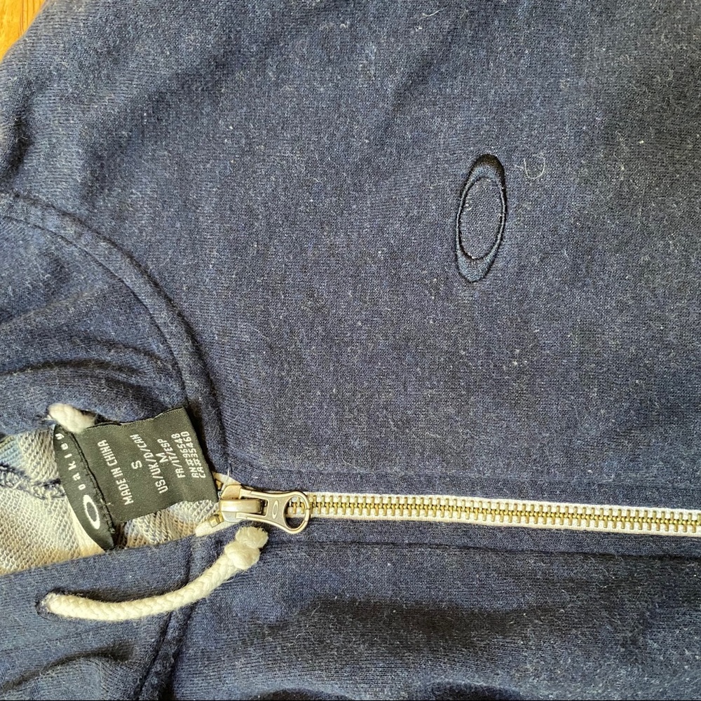 Oakley full zip hoodies size S